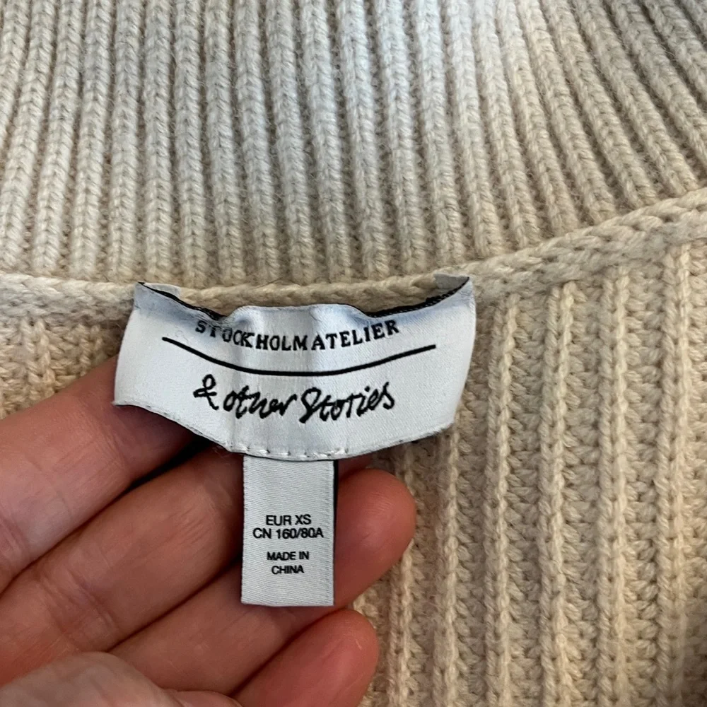 & Other Stories Knitted half-zip sweater  ribbed texture. Cream & Black Size XS - Picture 7 of 13